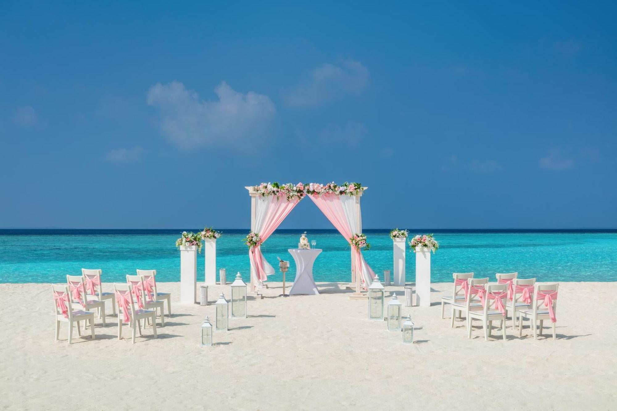 Kuredhivaru Resort And Spa - Maldives Bagian luar foto